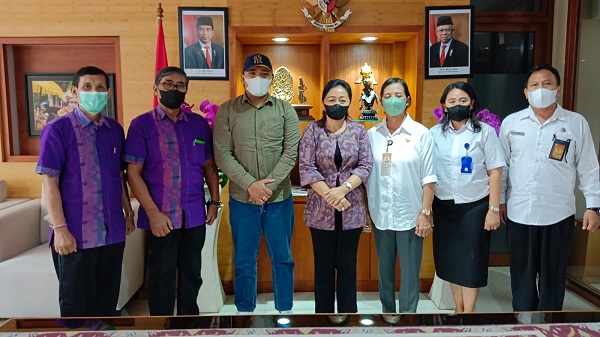 Ketua TP PKK Denpasar Ny. Sagung Antari Jaya Negara Dukung Event Bangkit Bersama TPS 3R Uma Asri Ubung