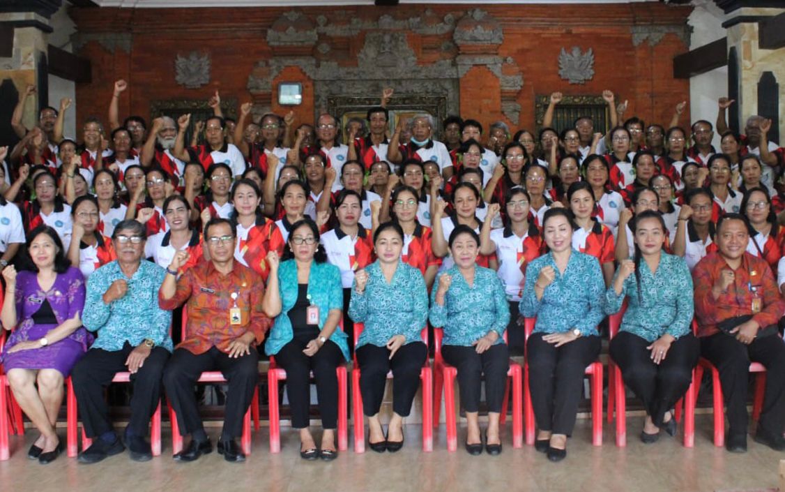 Ny. Sagung Antari Jaya Negara Tutup Posyandu Paripurna Kecamatan Dentim, Terus Bergerak Dukung Kesehatan Masyarakat Cegah Stunting
