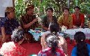 RATUSAN KADER PKK DESA/LURAH DILATIH MEMBUAT BANTEN