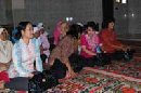 NY. SELLY RAI MANTRA BUKA PUASA BERSAMA UMAT MUSLIM
