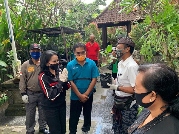 Selly Mantra Ajak Masyarakat Manfaatkan Lahan Pekarangan