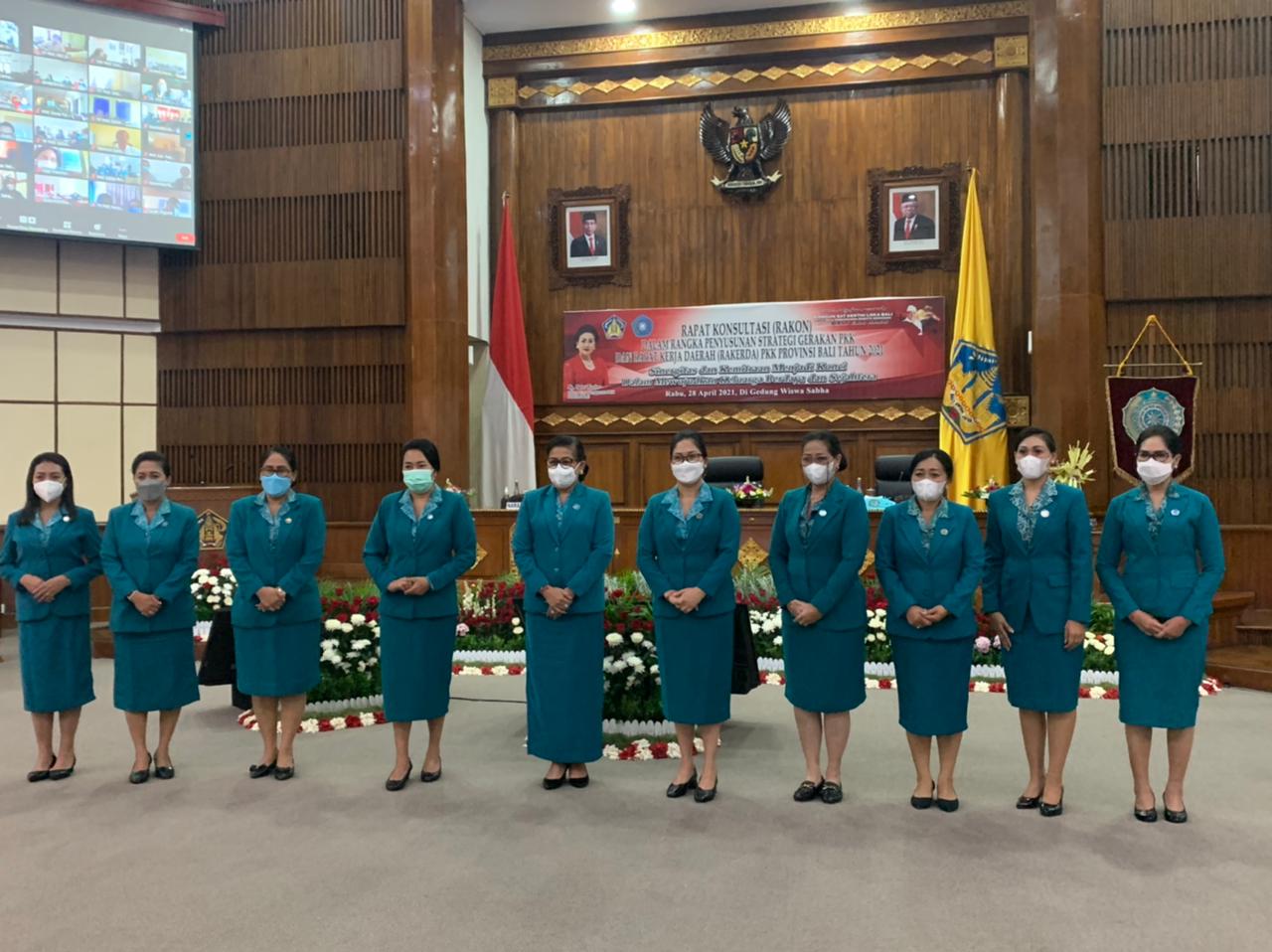 Ketua TP PKK Kota Denpasar Hadiri RAKON dan RAKERDA PKK Tahun 2021