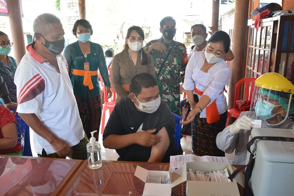 Ketua TP PKK Denpasar Tinjau Vaksinasi Disabilitas