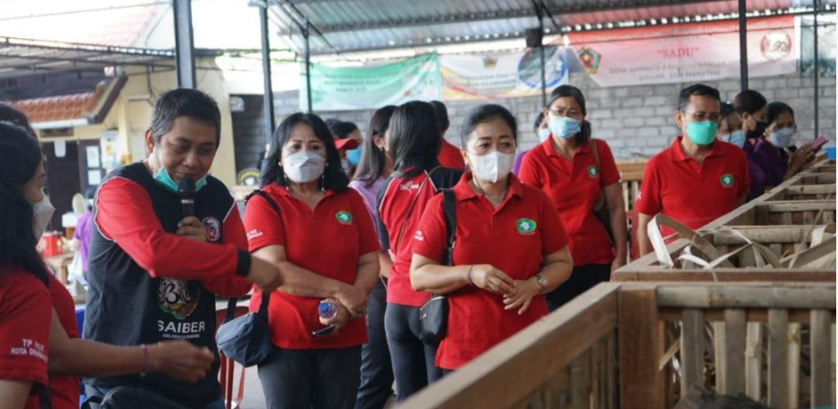 Belajar Pengelolaan Sampah Berbasis Sumber, Ubah Sampah Menjadi Palet
