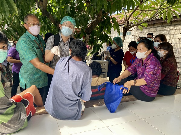 Percepatan Cakupan Vaksinasi Bagi Disabilitas Ny. Antari Jaya Negara Gencarkan Pelaksanaan Layanan Home Visit
