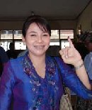 SELLY MANTRA BERIKAN SUARANYA DI TPS VI BR. BENGKEL