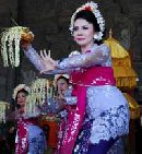 PELESTARIAN BUDAYA LELUNAKAN DAN TARI PENDET