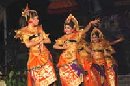 SEKAA GONG MREDANGGA TENAYA PUKAU PENONTON
