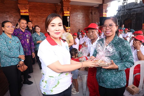 Intervensi Layanan Kesehatan Masyarakat, TP PKK Kota Denpasar Gelar Pembukaan Posyandu Paripurna Di Banjar Padangsambian