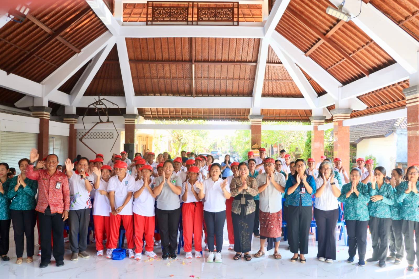Penutupan Posyandu 6 SPM di Kecamatan Denpasar Timur Ny. Antari Jaya Negara Dorong Keberlanjutan Layanan Berbasis Masyarakat