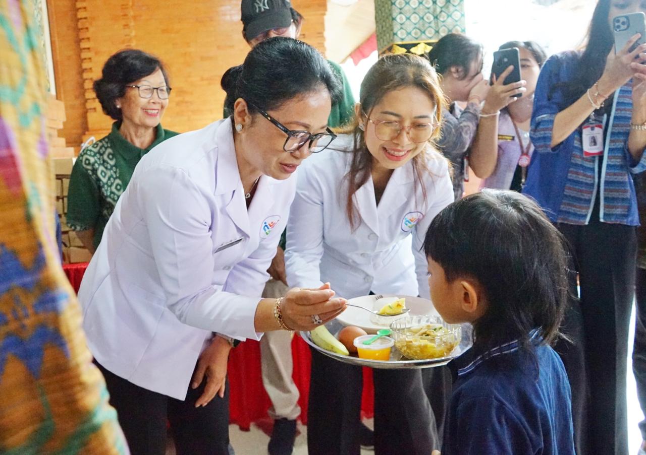 Beri Apresiasi Peran Kader, Kaling dan Dukungan Masyarakat